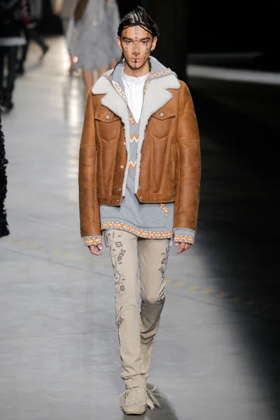 Look 33